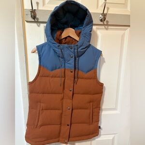 Patagonia W’s Bivy Down Hooded Puffer Vest | Blue and Brown | Gorpcore